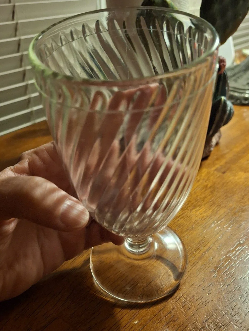 Swirl Glass Footed Goblet Water Wine 5.5